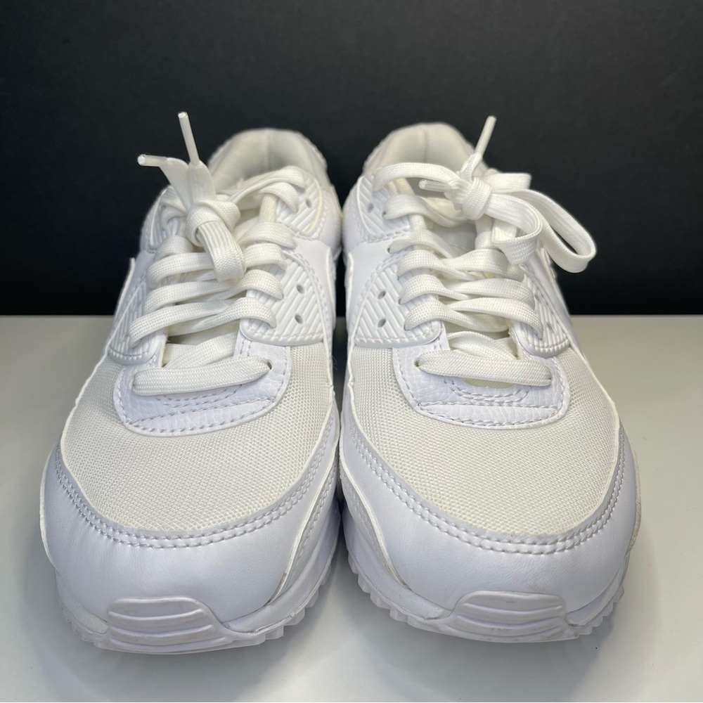 Nike Air Max 90 Shoes Casual White DH8010-100 Woman's Size 7.5 - Picture 2 of 9